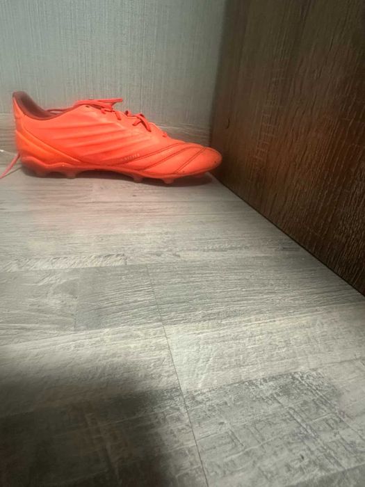 Спортивне взуття