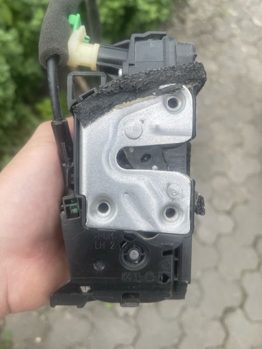 Замок дверний рено зое renault zoe