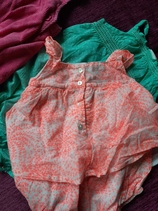 Trzy śliczne sukienki dla dziewczynki rozmiar 62-68