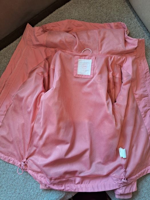 Куртка-ветровка для девочки