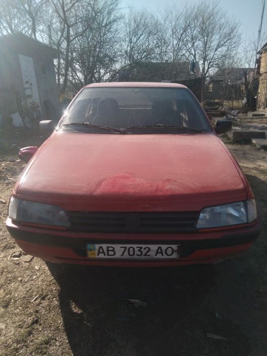 Пежо 405 1987 року находу