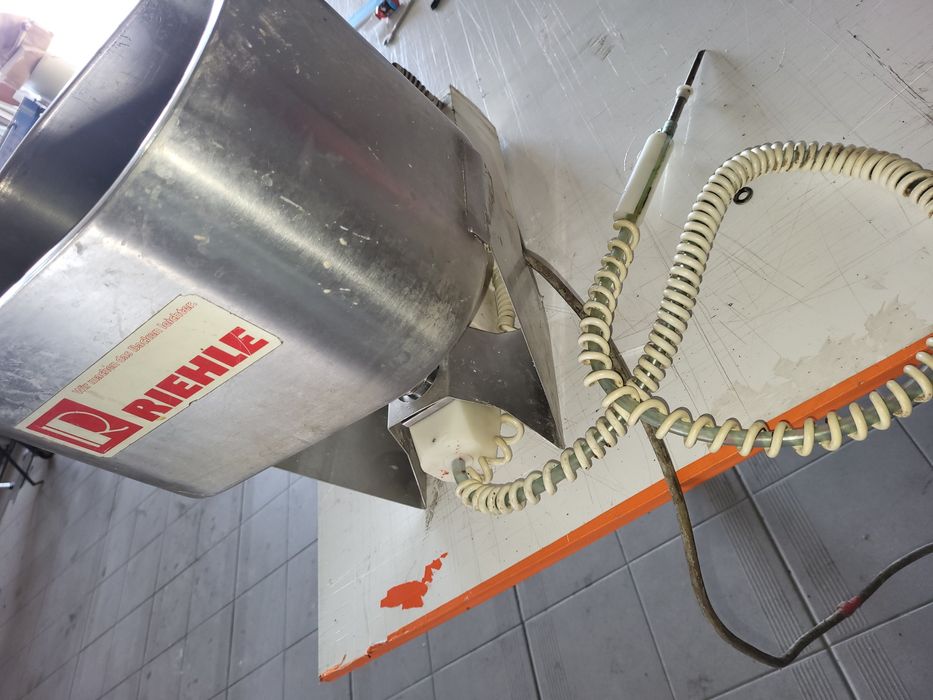 Nadziewarka do pączków  automatyczna