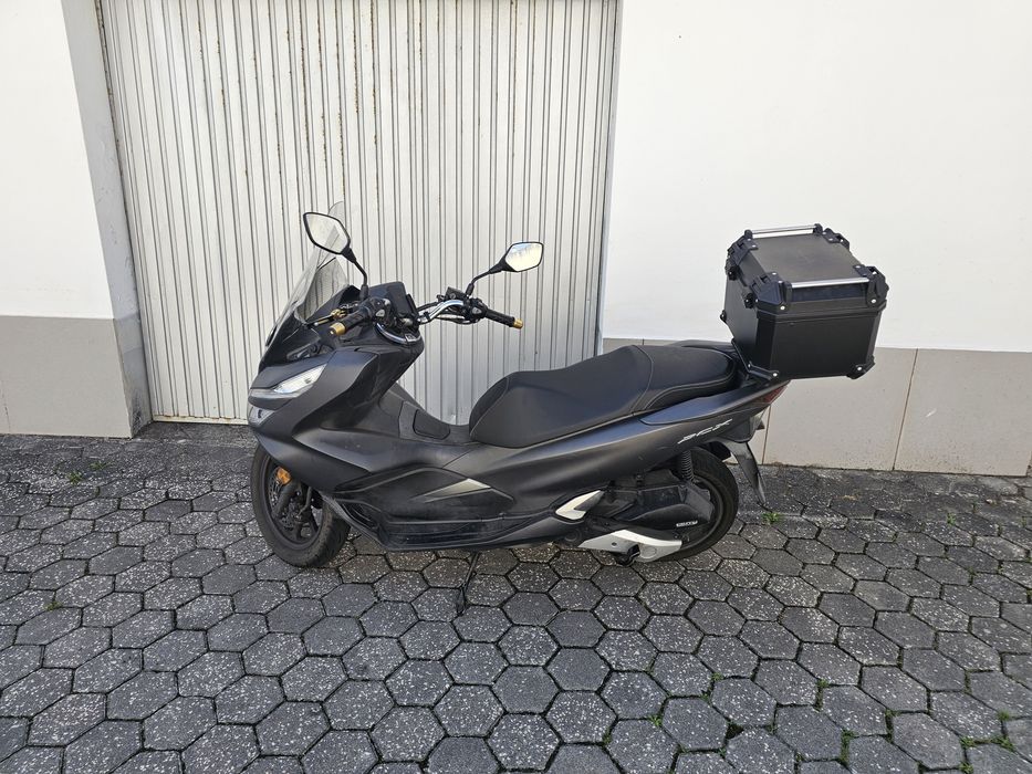 Honda PCX 125 2020 - Excelente Estado com Acessórios