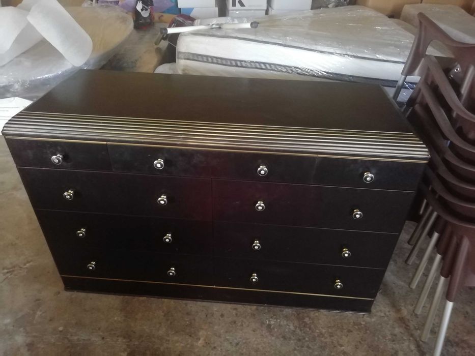 cama de casal, comoda, duas mesas de por e tirar cabeceira e espelho