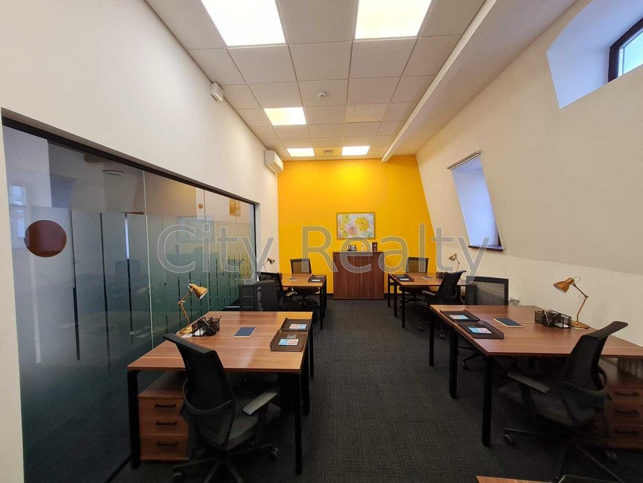 Офіс 70 м.кв. Верхній Вал 28 Поділ Контрактова площа меблі Генератор