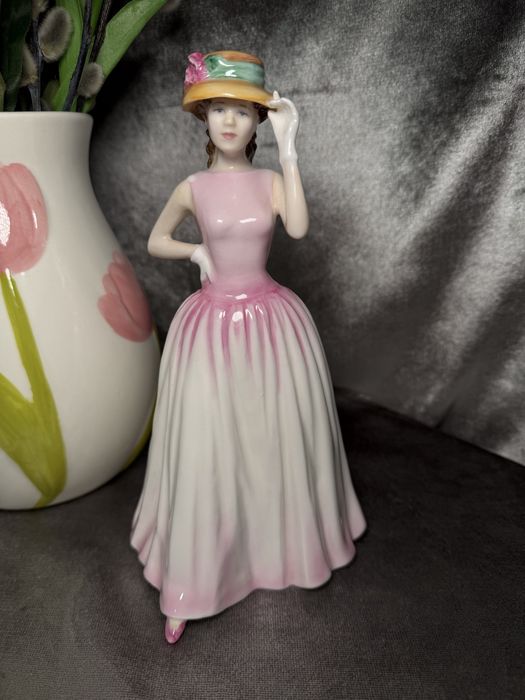 Royal Doulton Happy Birthday 2000 HN.4215