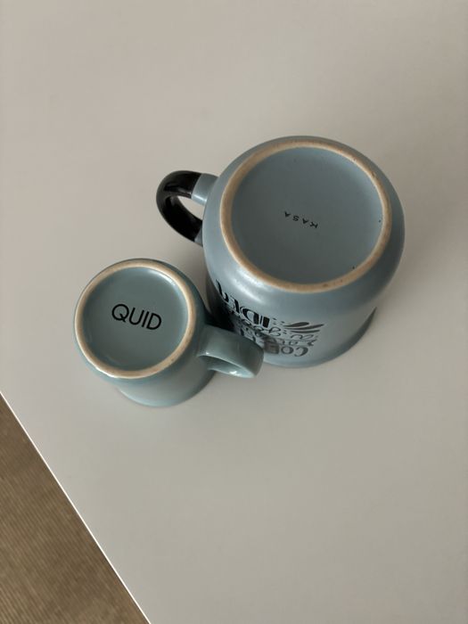 Conjunto de chavena e caneca de café