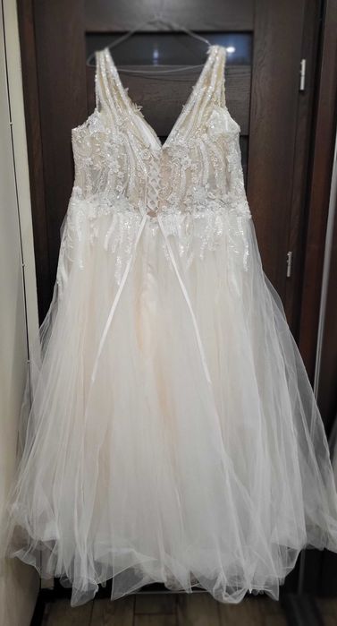 Suknia ślubna plus size