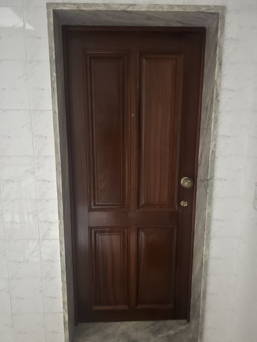 Porta Entrada Madeira Maciça