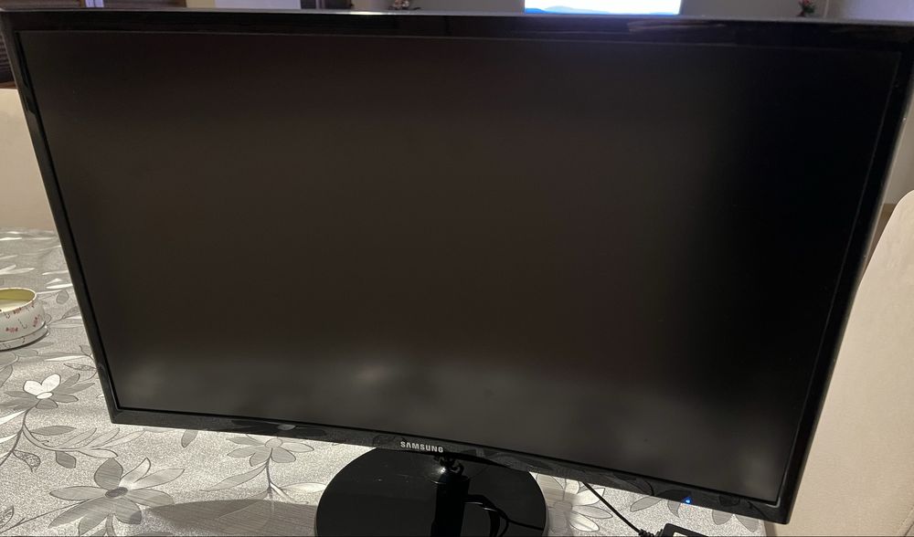 Monitor SAMSUNG C24F390FHU 24" 1920x1080px 4 ms Curved