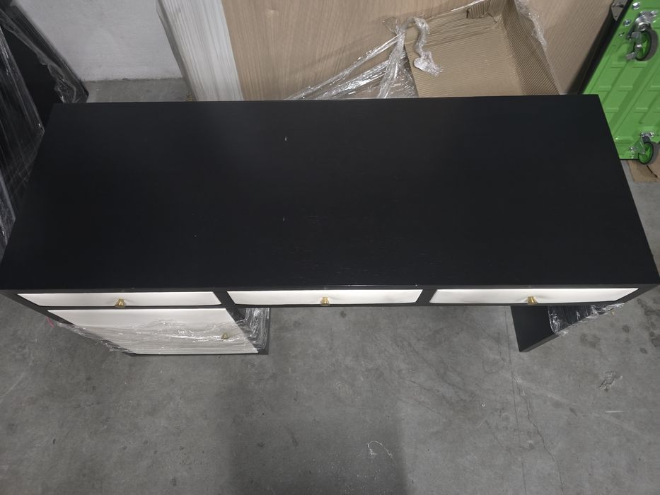 Secretária Preto e Branco