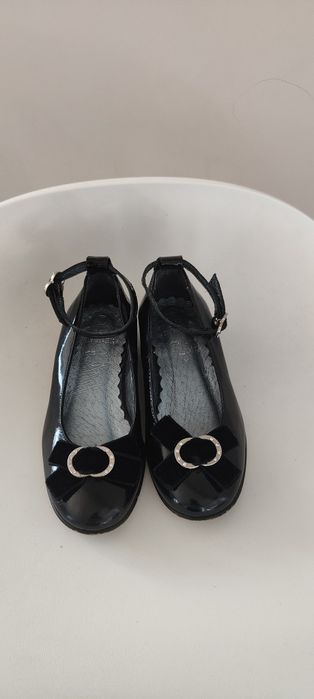 Buty lakierki na obcasie 27 Bartek