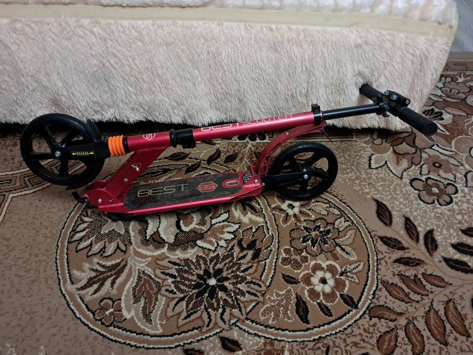 Самокат для дівчинки