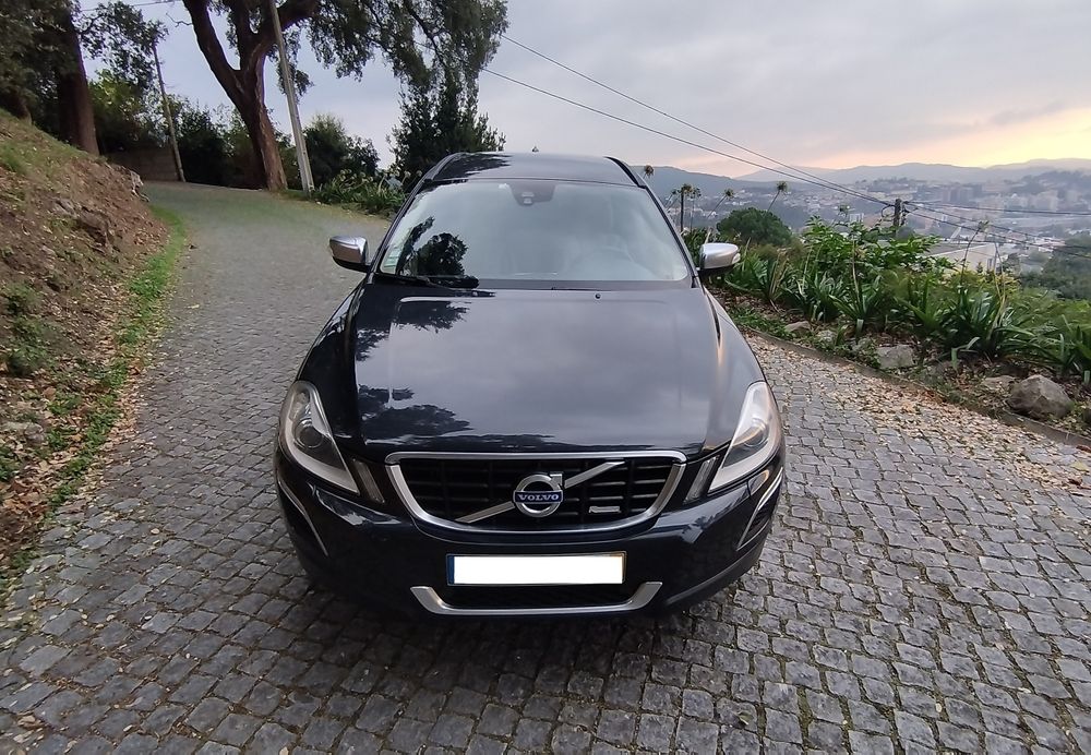 Volvo XC 60 R-DESIGN versão 85 anos
