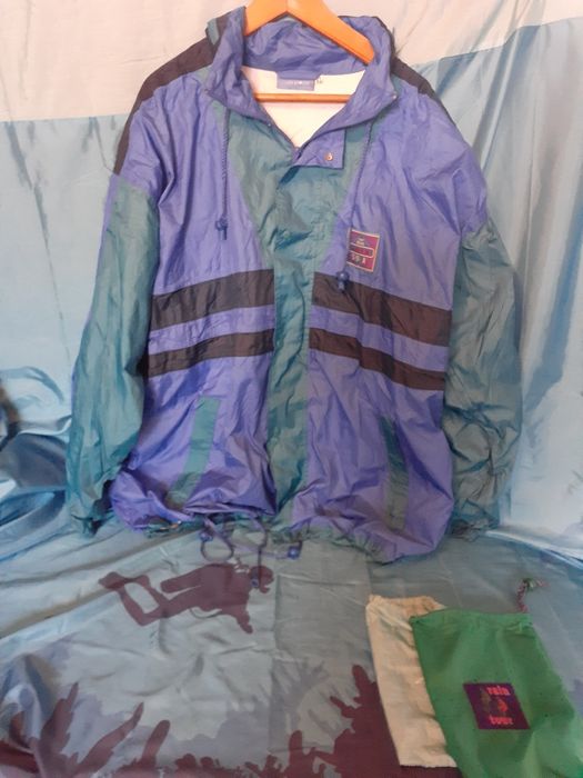 Куртка (вітрівка) нова