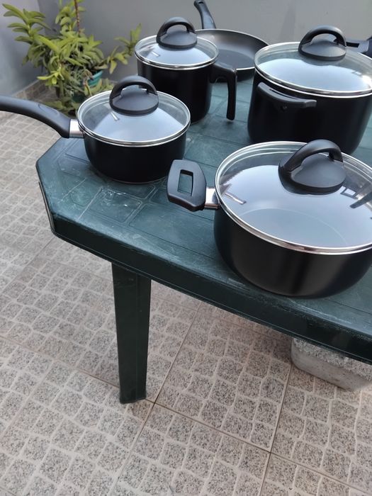 Vendo conjunto de panelas novas,nunca usadas, nao da para inducao