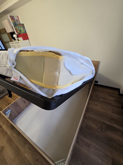 Łóżko z materacem, 140 x 200 cm