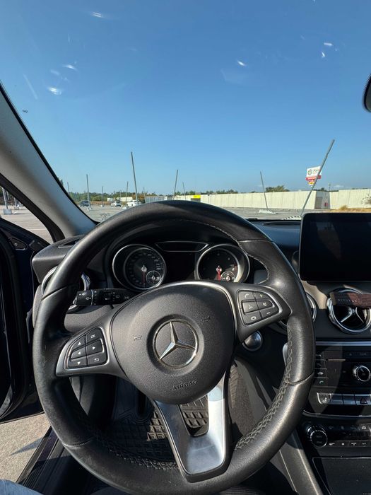 Mercedes GLA180d 2017