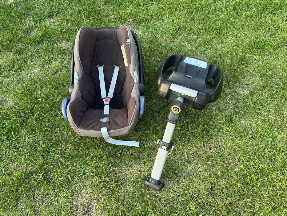 Fotelik nosidekłko cabrio fix + baza easy fix