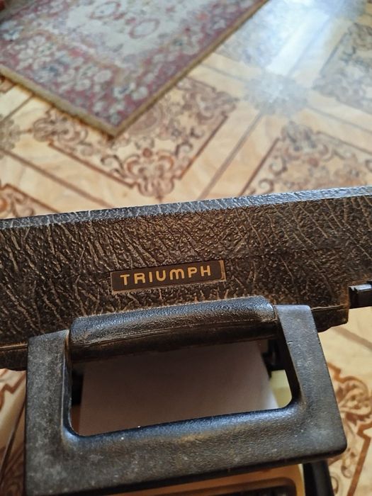 машинка Triumph-Adler Gabriele 35 с кейсом (для обслуживания)