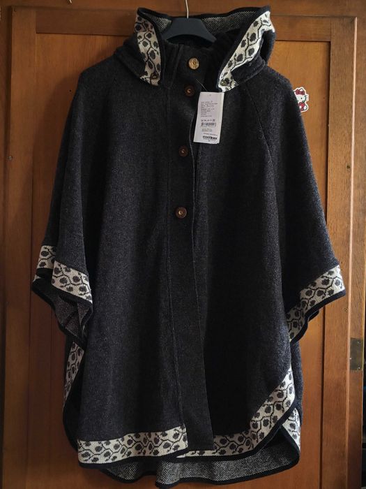 Nowa wełniana Peleryna Poncho Ponczo narzutka Butik Mako goth Rozmiary 46-52
