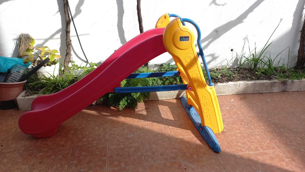 Escorrega Infantil Deslizamento infantil para quintal interno e externo,  escorregador de escalada 5 em 1 conjunto de cesta de armazenamento de cesta  de basquete, idade de 1 a 10 : : Brinquedos e Jogos