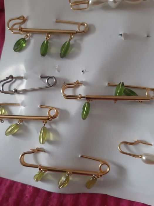 Alfinetes para casaco ou saia