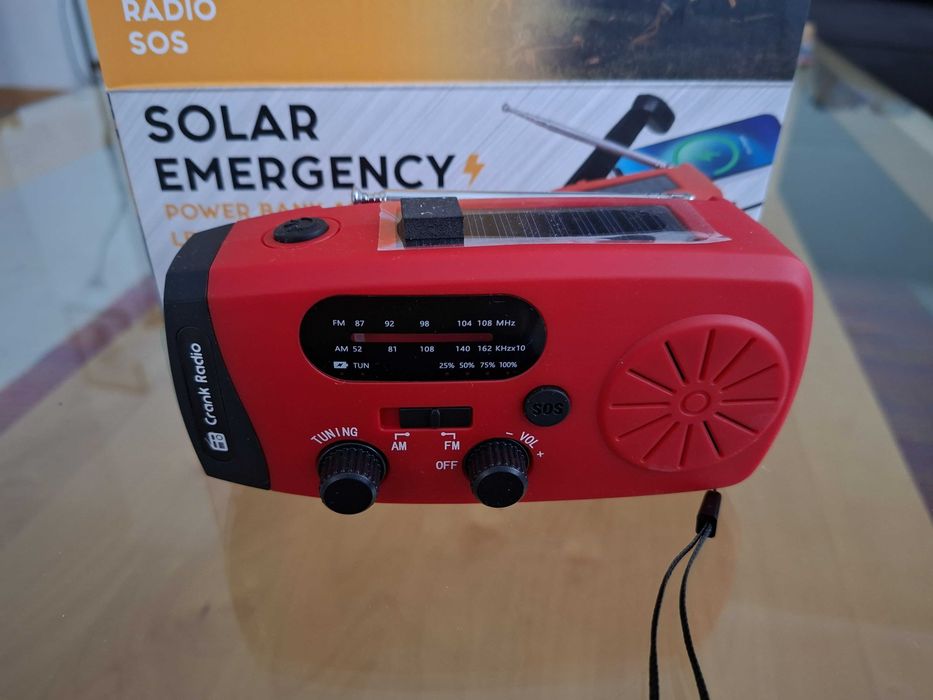 Rádio/Lanterna de Emergência Solar com Manivela e Powerbank - NOVO!