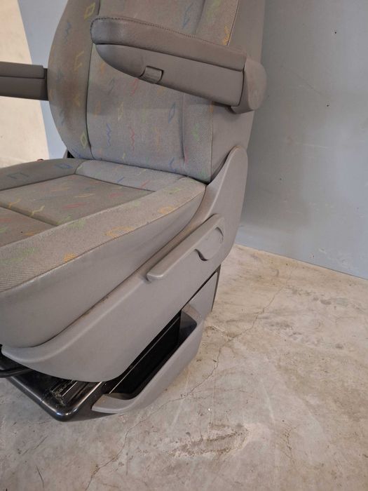 Fotel kierowcy kapitański VW Transporter T5 04-09r