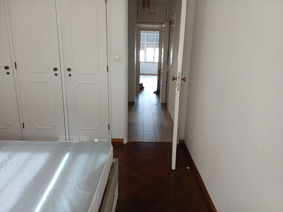 Apartamento T1+1 para arrendar na zona do Areeiro.