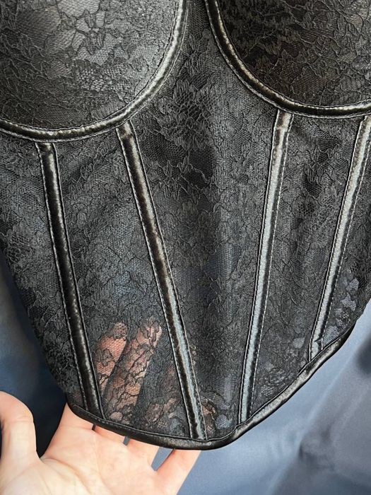 мереживний корсет