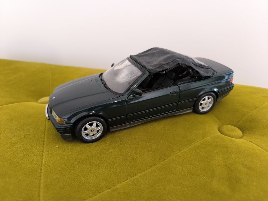 BMW E36 325i convertible cabrio 1:18 maisto