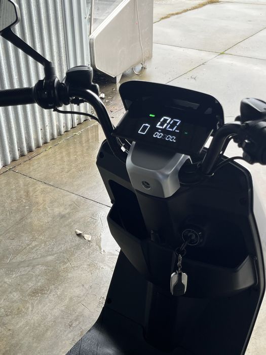 Scooter Elétrica Vortex Goose FOX (Capacete)