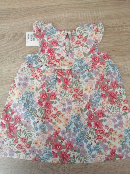 NOWA Sukienka w kwiatki 68r H&M