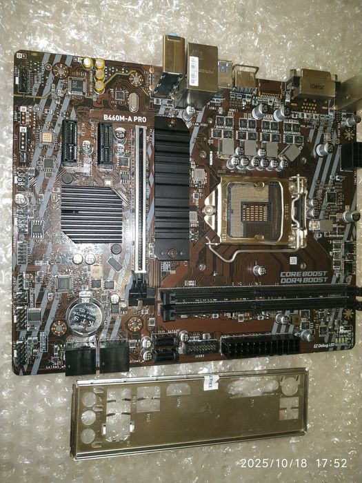 Материнська плата MSI B460M-A Pro.