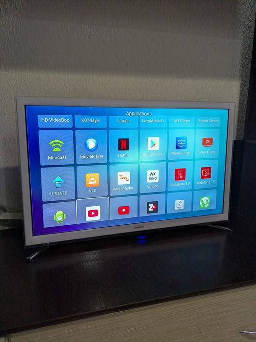 Телевизор Samsung Smart TV 32"