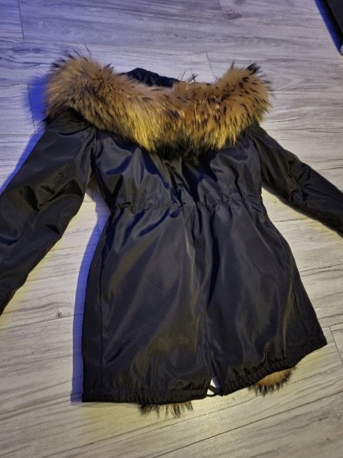 Plaszcz z naturalnym futrem lis jenot parka dluga kurtka