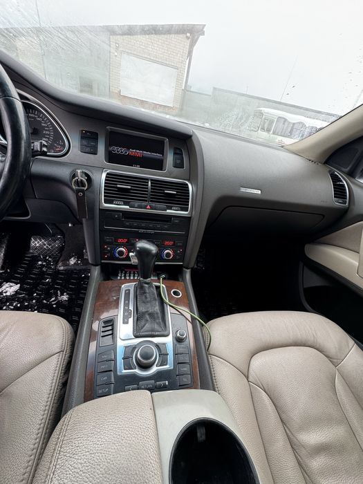Продам AUDI Q7 в гарному стані на свої роки
