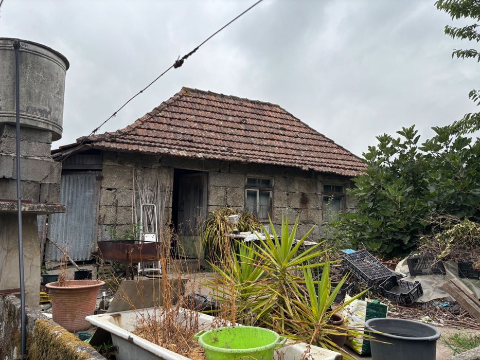 Vende-se Casa e Terreno