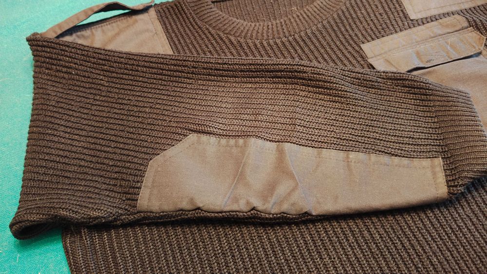 Sweter czarny ochrona