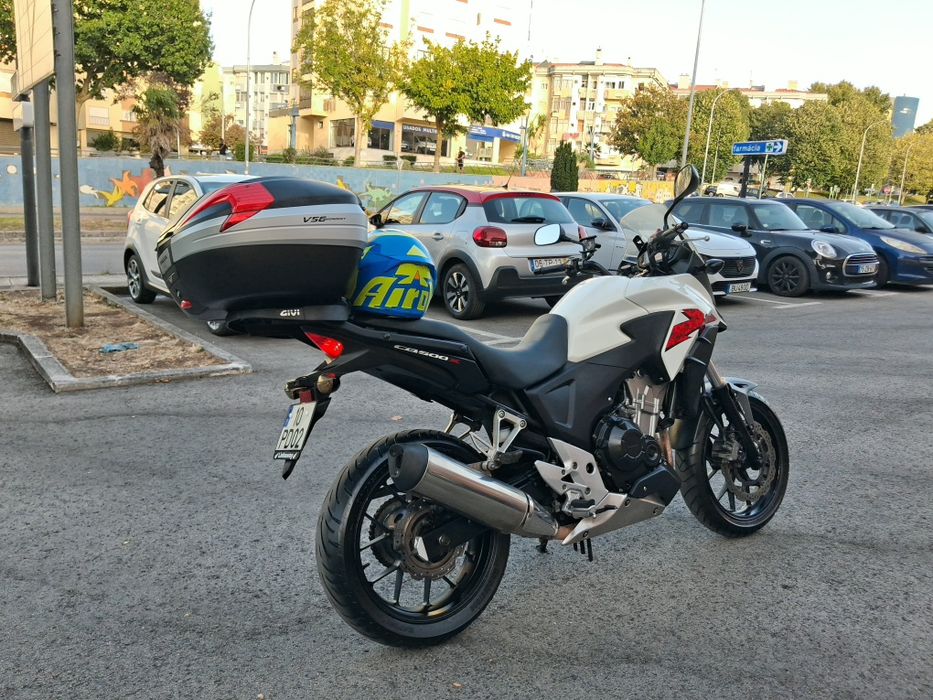 CB500X mota impecavel sempre bem assistida com mala da GIVI com capacidade 2 capacetes