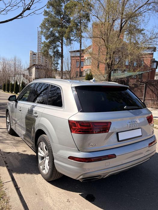 Продам Audi Q7 3.0 2017 без дтп