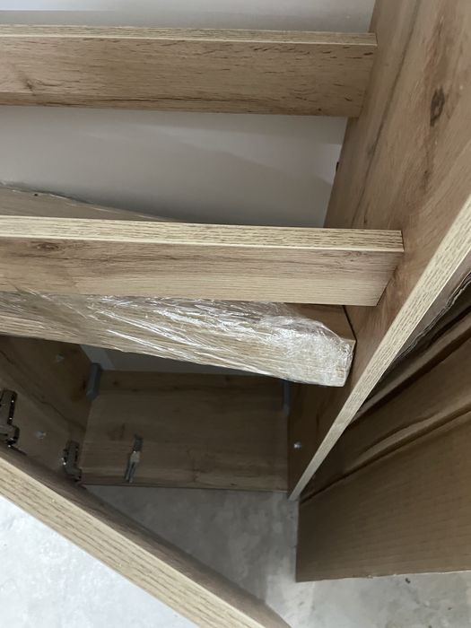 Armario de prateleiras com portas, de suspensao casa de banho