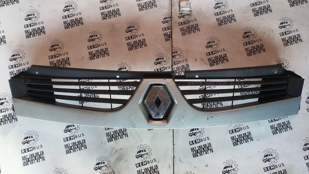 Решіька радіатора, решетка капота передняя Renault Master 2, рено