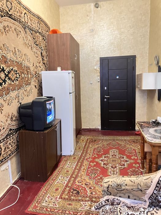 Льва Толстого/Нежинская. Центр, комната в комуне