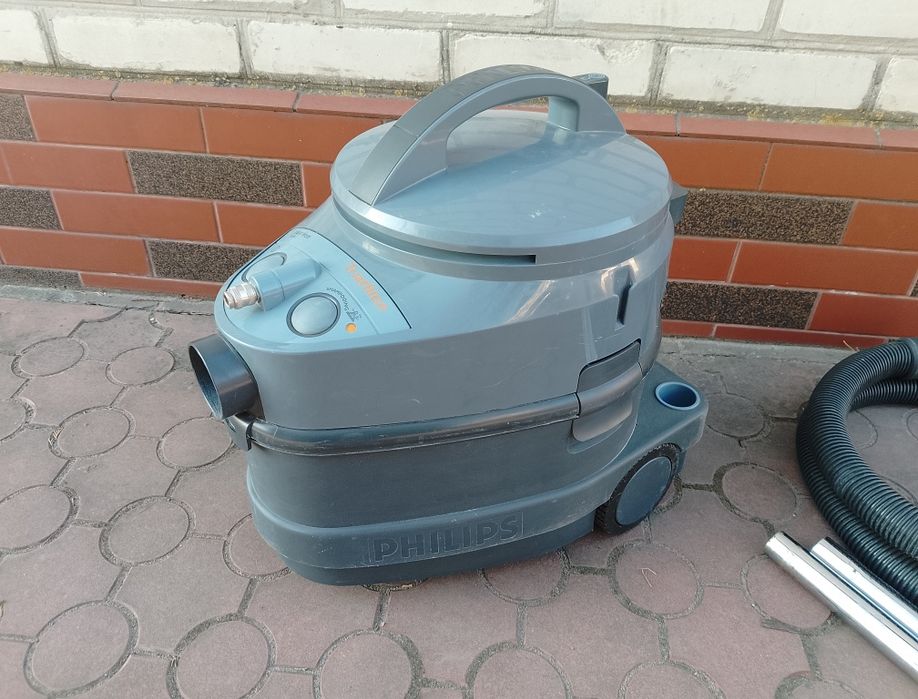 Пилосос миючий  Philips Triathlon пылесос