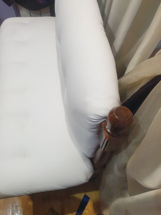 Продам диванчик' висота90см глубина53см довжина110см