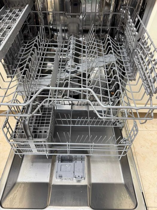 Máquina de lavar louça semi nova