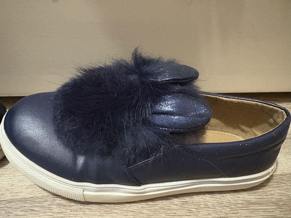 Черевички з кроликом