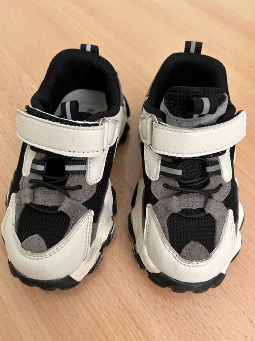 Кроссовки детские